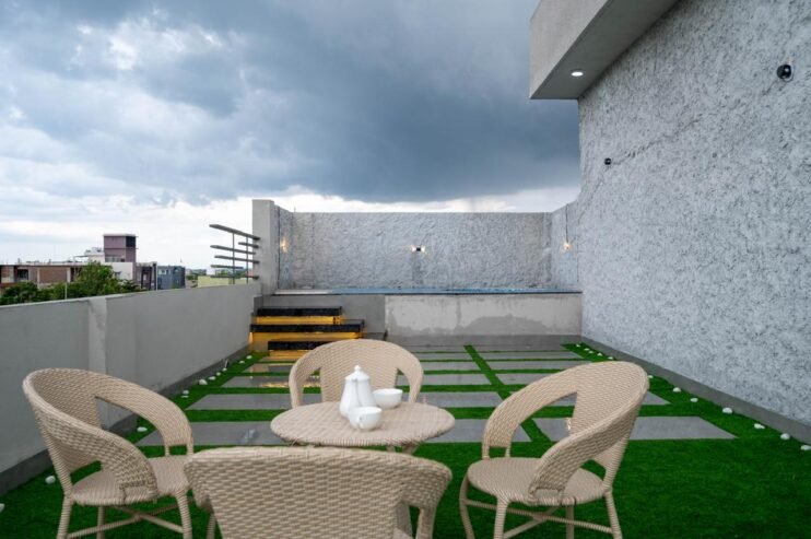 Luxury 6-Bedroom Bungalow for Sale in County Walk, Jhalariya , Indore (RR636)
