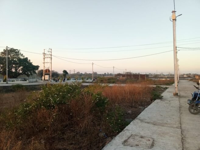 71, suraj vihar colony, ratlam (RR618)