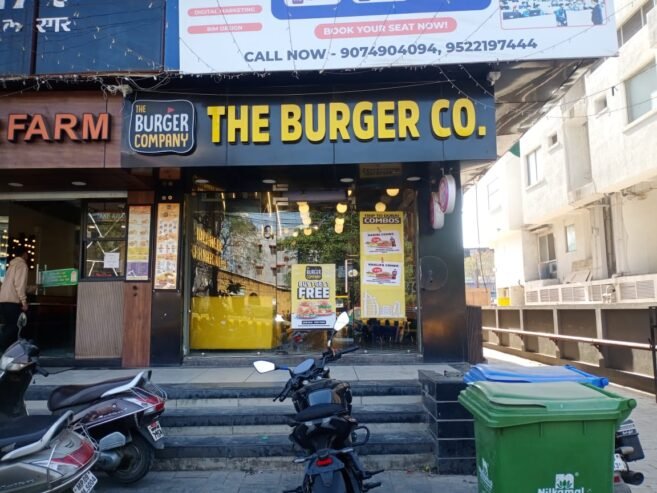 Fully Equipped Commercial Space for Lease – Excellent Connectivity (RR711)